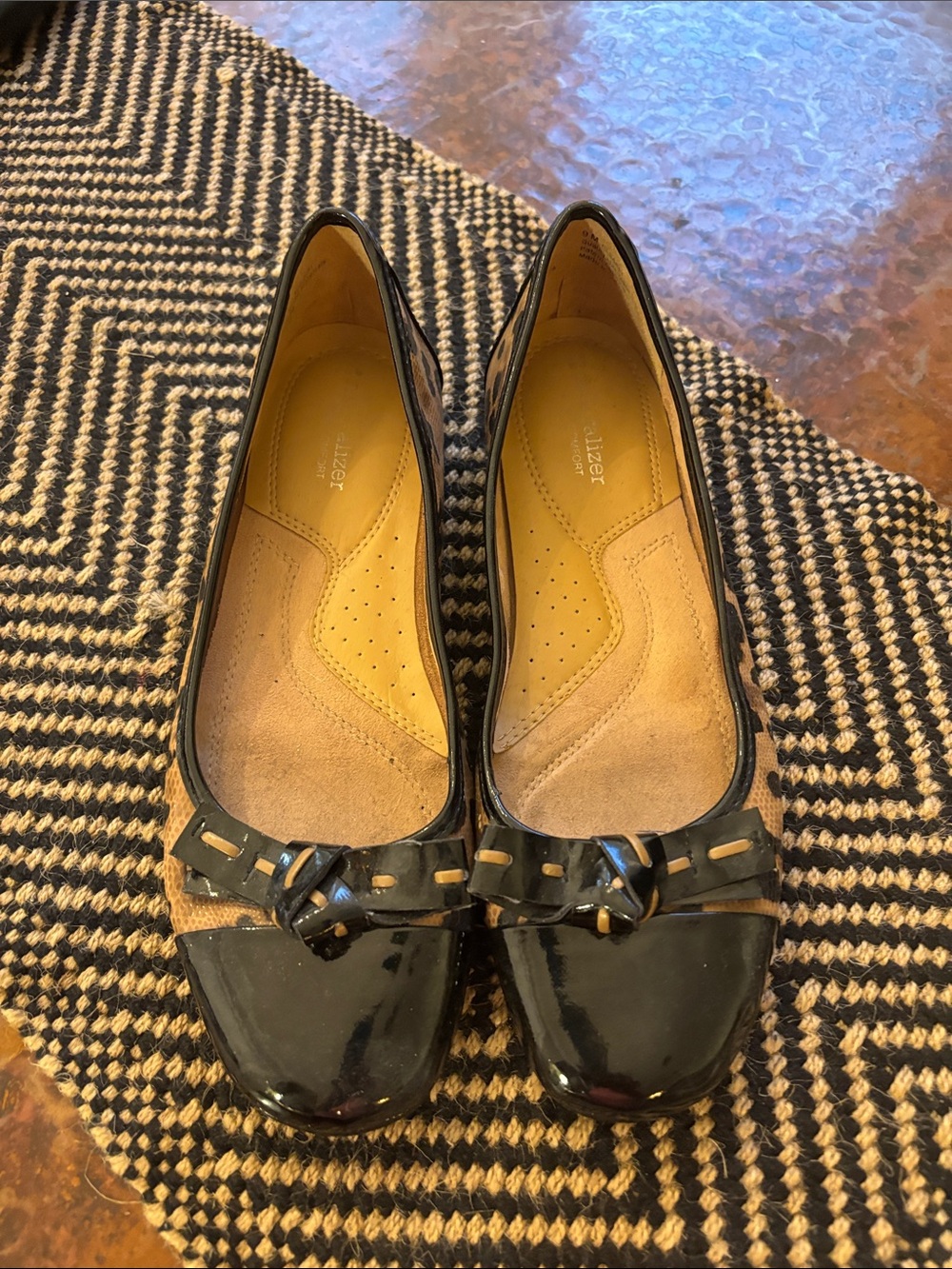 Naturalizer Black Patent and Tan Slip-On Ballet Flats with Bow